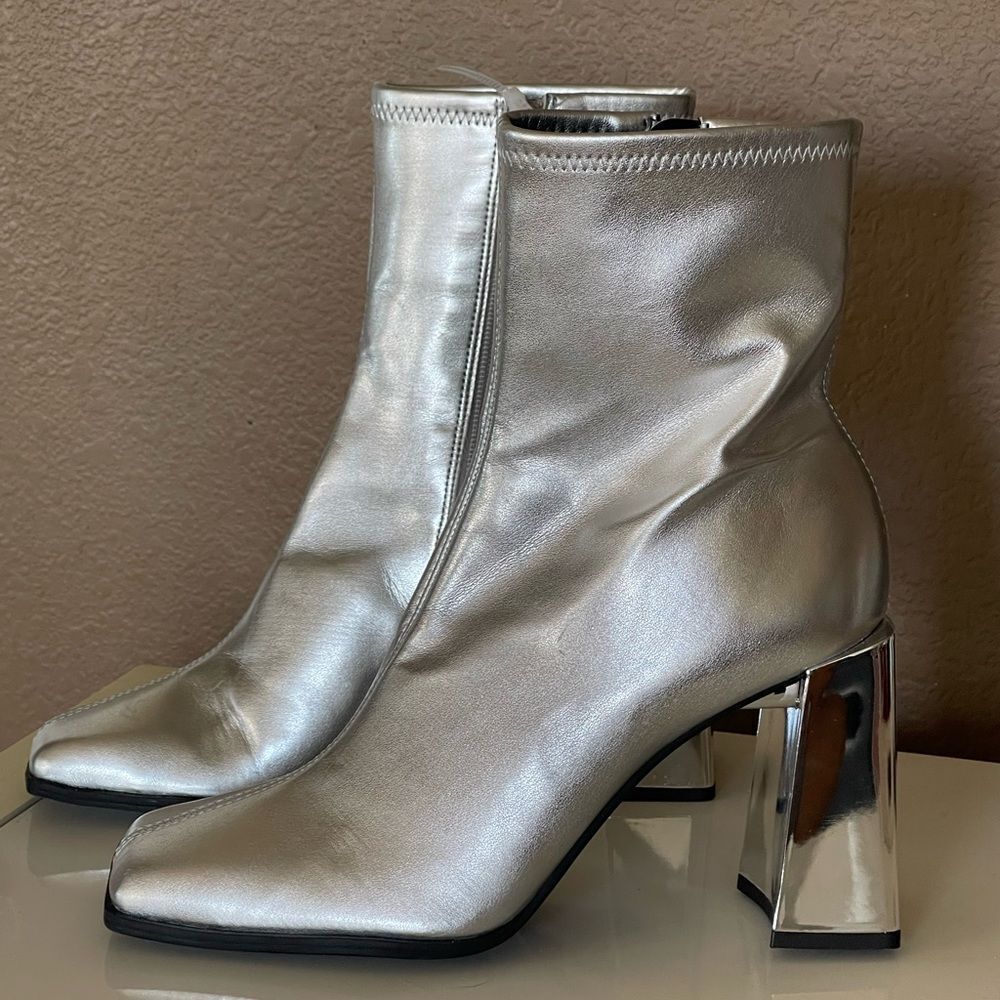 Silver Metallic bootie size 9